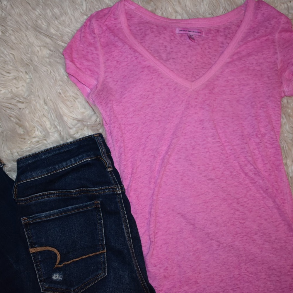 AEpink vneck